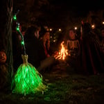 Neluval Ghostwalk™ Animated Witch Broom — Auto-Moving Light & Sound Halloween Prop